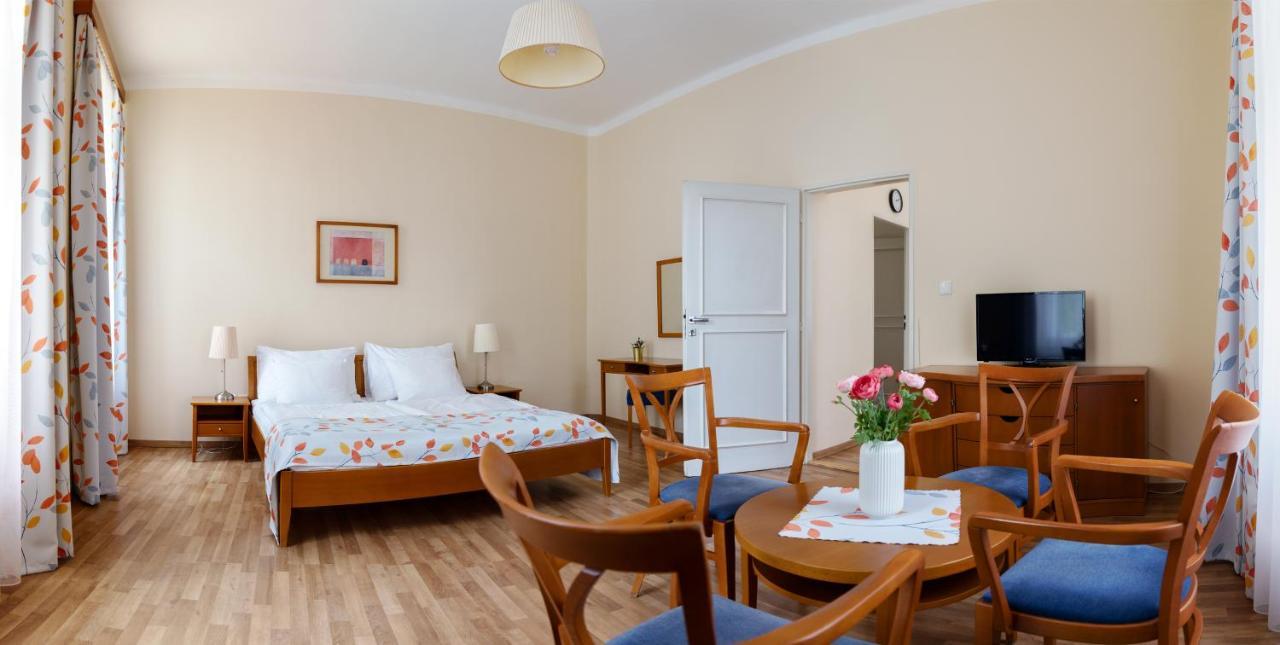 Hotel Orion Praag Buitenkant foto